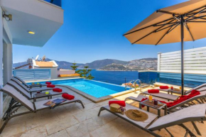 Luxury Villa very close to beach, amazing sea views, heated salt-water pool